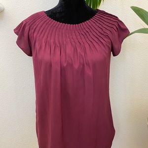📌SOLD📌Ann Taylor Maroon pleated flutter Blouse